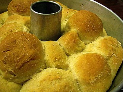 Cornmeal Yeast Rolls