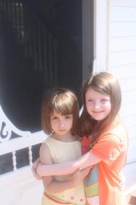 Grace-Mikayla-at-screendoor-05-29-11.jpg