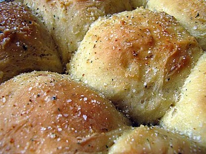 Rosemary-Seasoned Pull-Apart Rolls