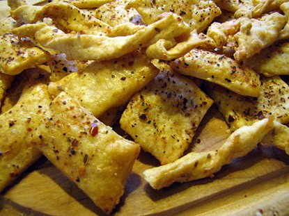 Swiss-Pepper Crackers